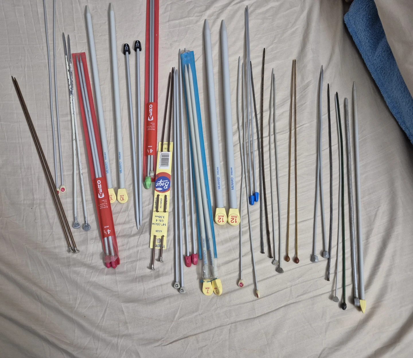 Large Collection of Vintage Knitting Needles - photo 2