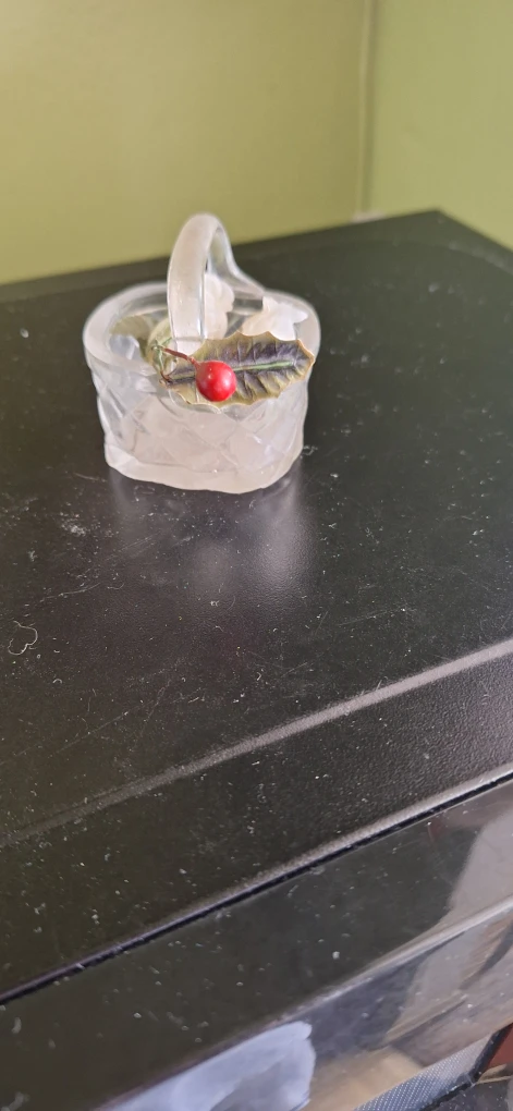 Small Glass Decorative Basket - photo 2