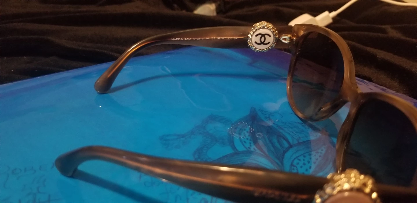 Chanel Collection Bouton Sunglasses - photo 5