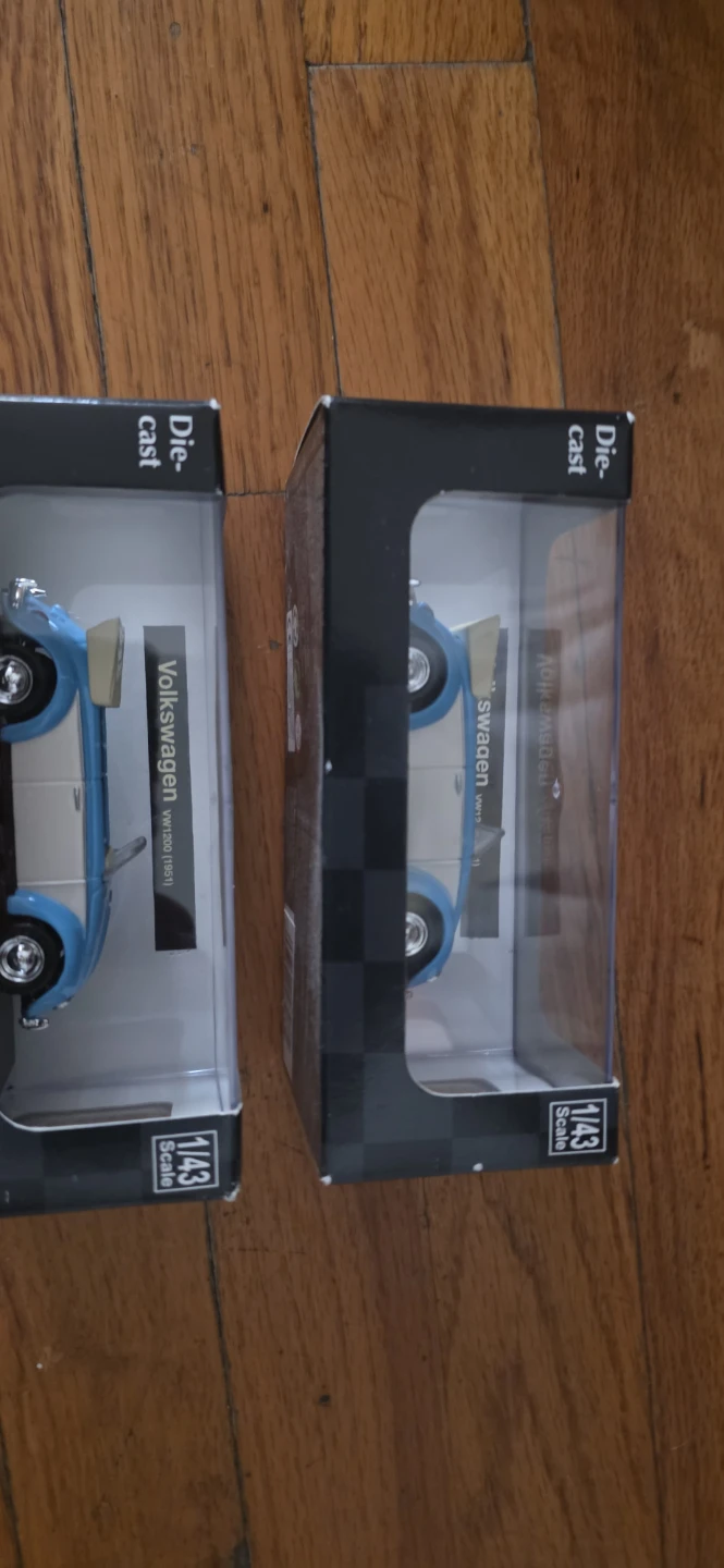 2 Volkswagen VW1200 1951 CityCruiser Diecast Models