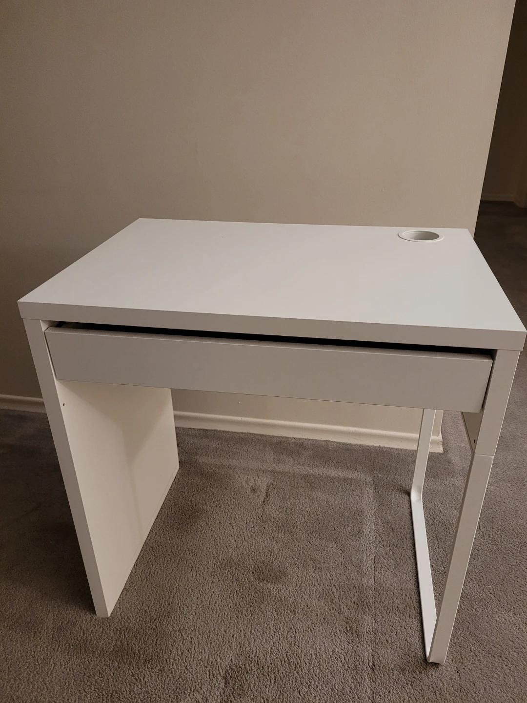 White IKEA MICKE Desk - photo 3