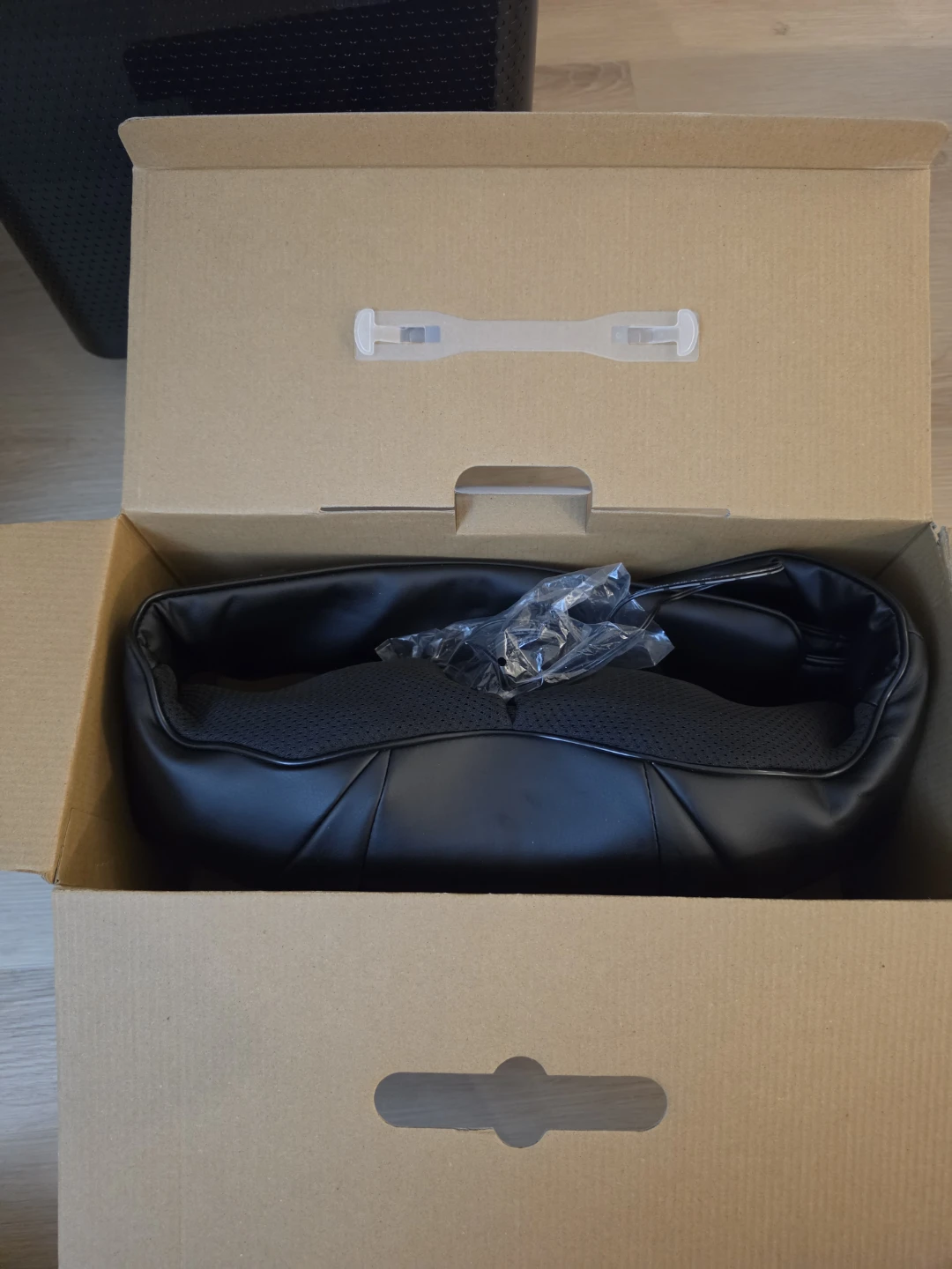 Shiatsu Neck and Back Massager with Heat - photo 2