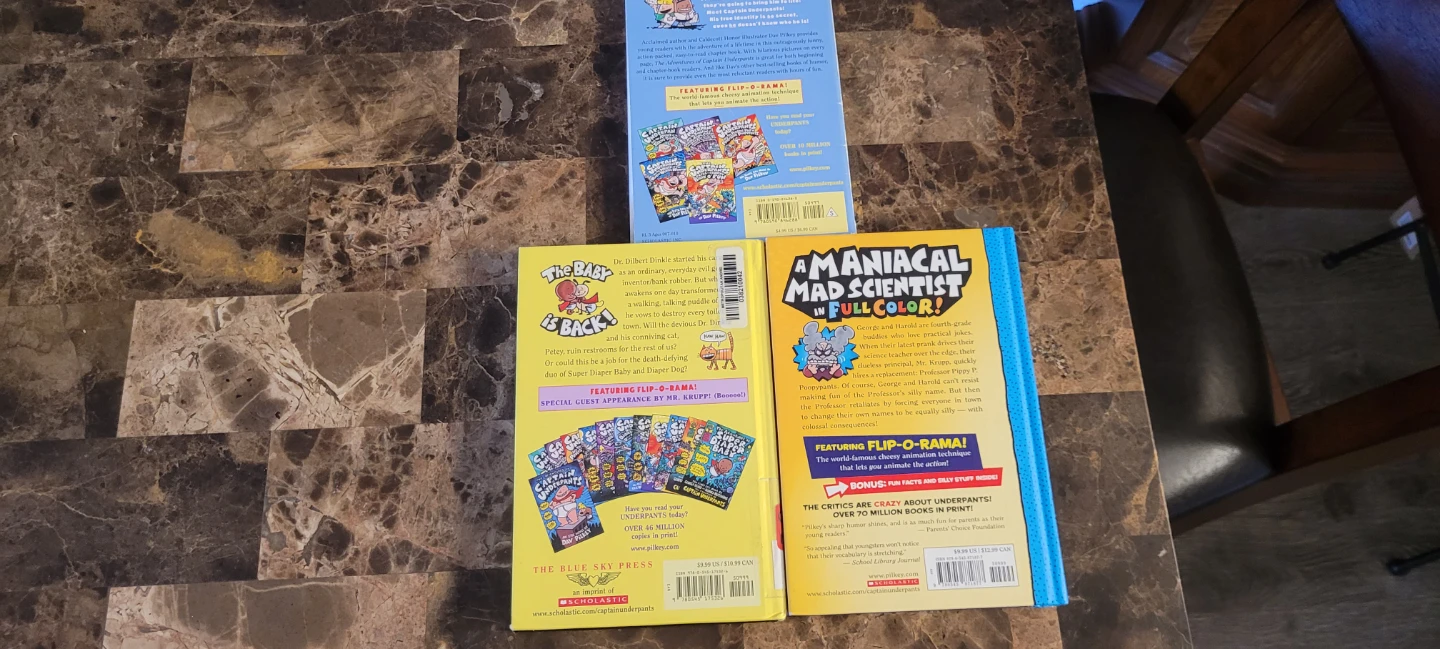 3 Captain Underpants & Super Diaper Baby Books - photo 2