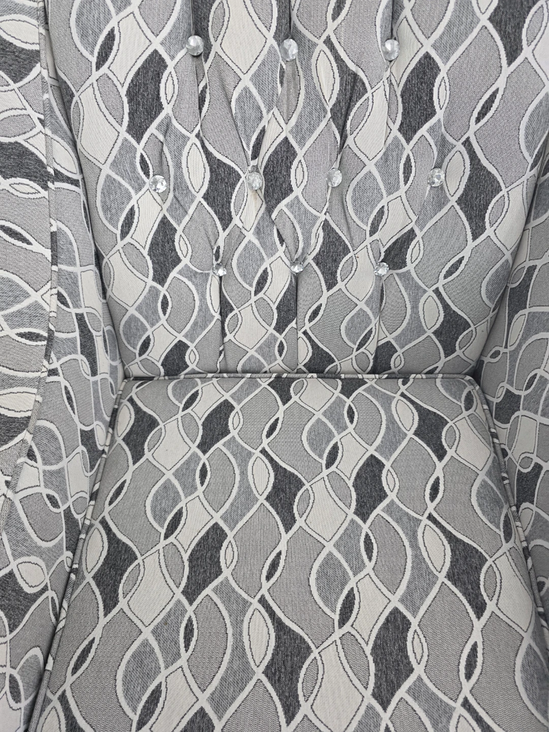 Grey patterned accent chair with crystal buttons - photo 2