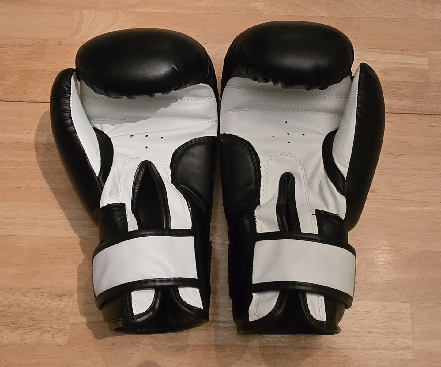 Drako 16 oz Boxing Gloves - photo 2