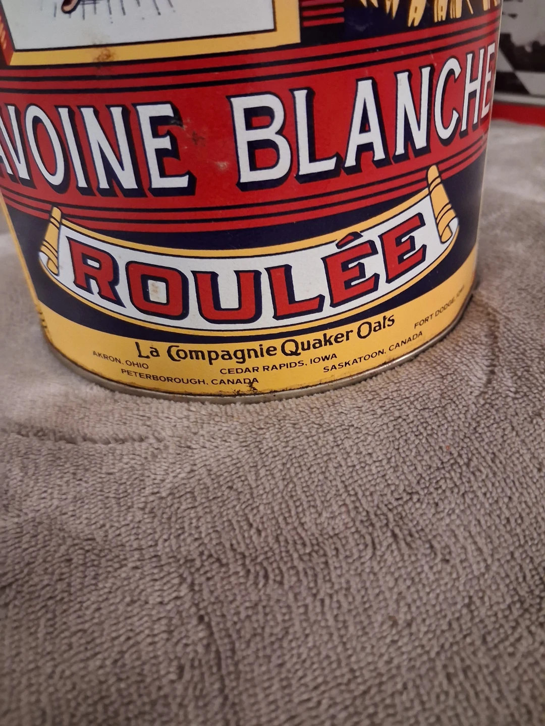 Vintage Quaker Oats Metal Tin - photo 3