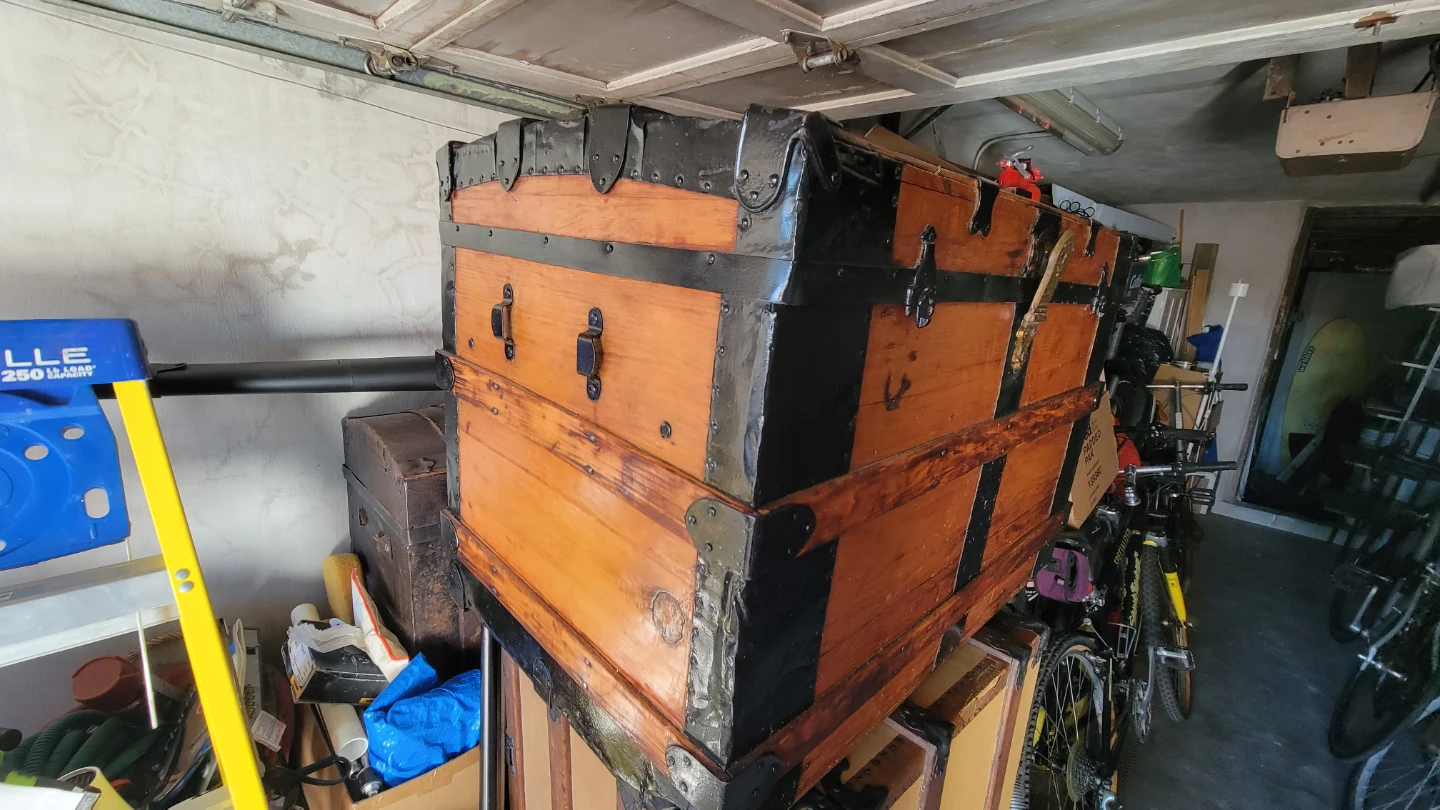 Vintage Wooden Storage Trunk - photo 2