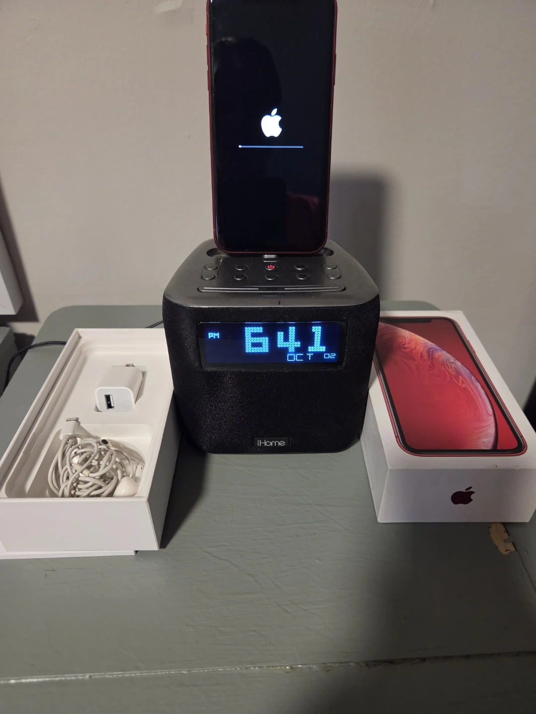 iHome Alarm Clock Radio with Lightning Dock - photo 2