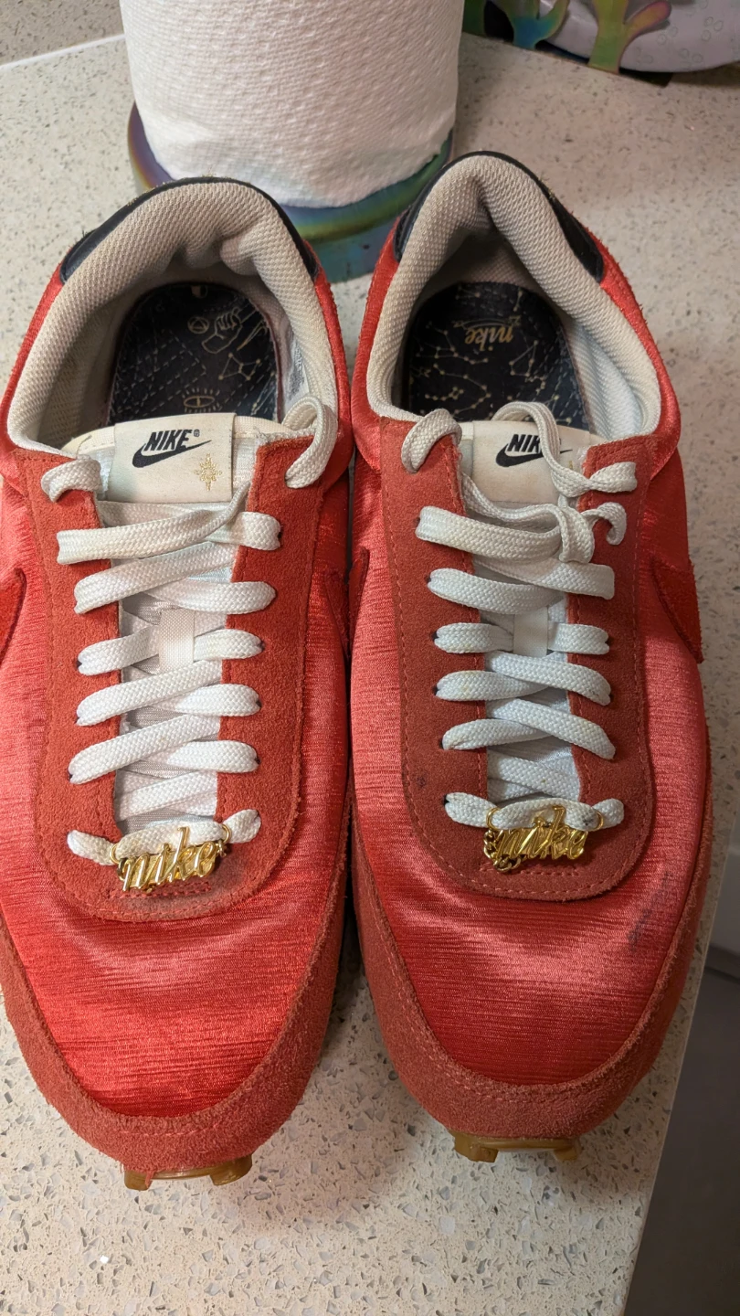 Nike Red Sneaker woman Size 11 - photo 2