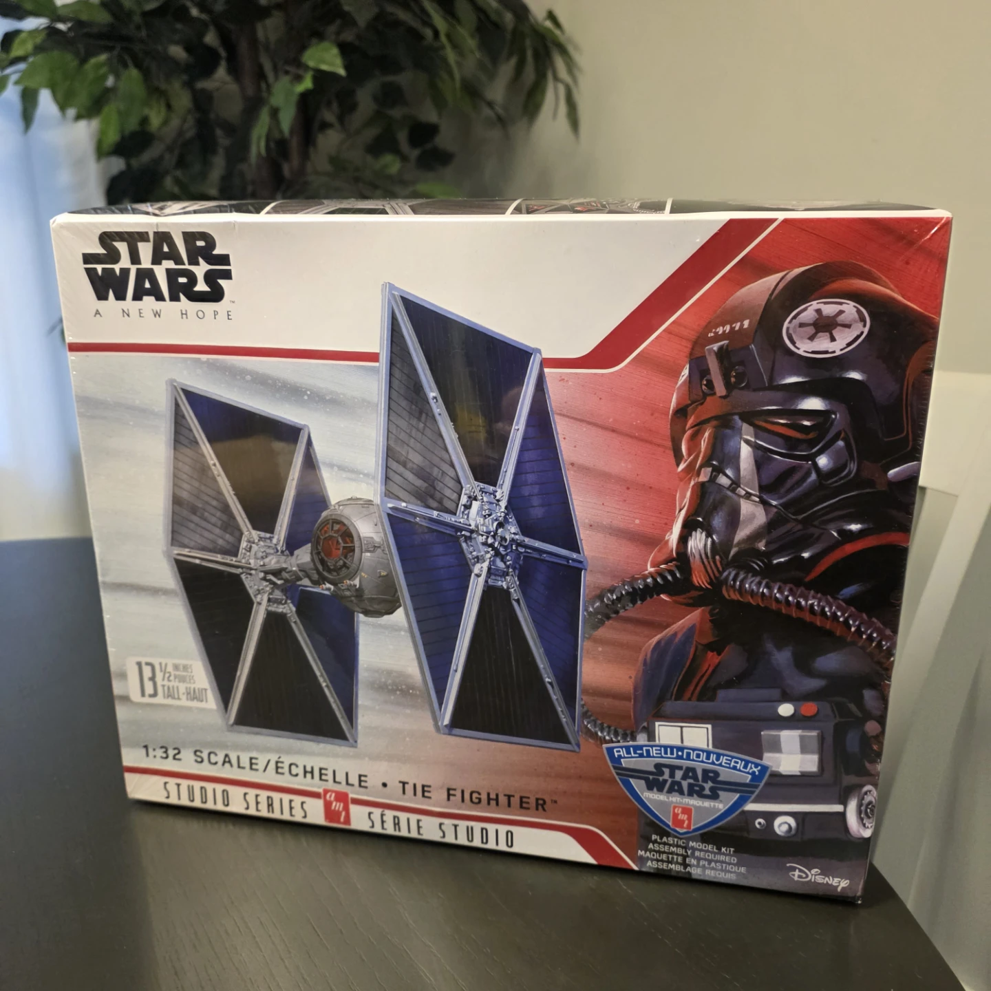 AMT Star Wars TIE Fighter 1:32 Scale Model Kit