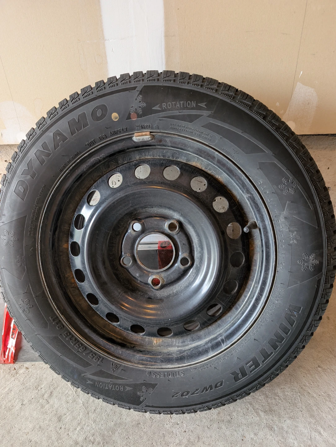 Dynamo Winter DW702 Tire with Rim 195/65R15 (Hyundai Elantra) - photo 4