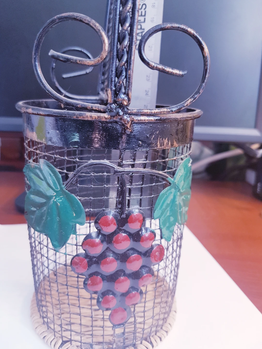 Metal Grape Theme Utensil Holder - photo 4