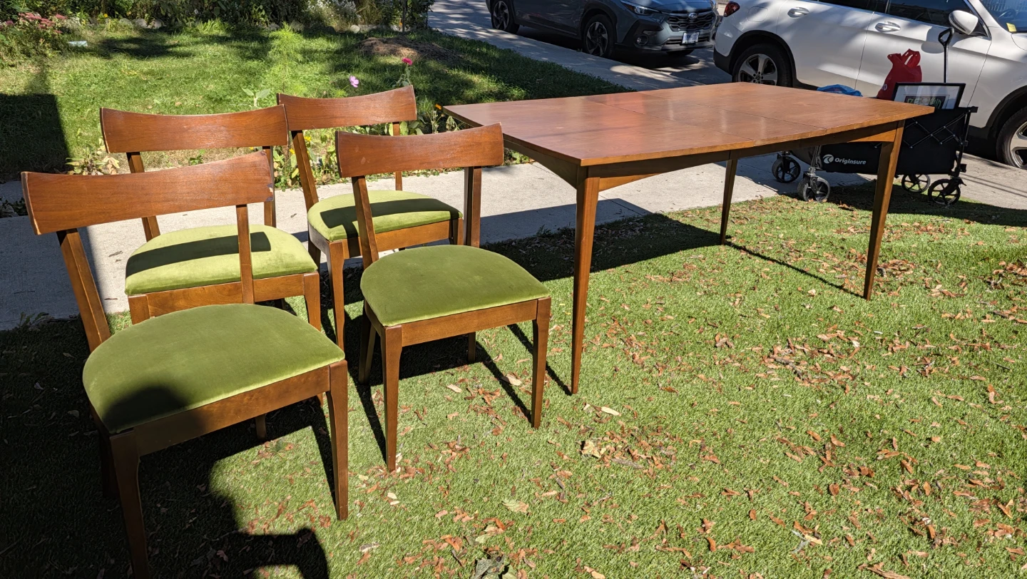 Mid-Century Modern Dining Set with 4 Chairs