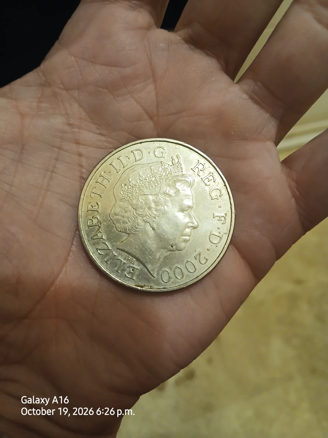 2000 Queen Elizabeth The Queen Mother Five Pounds Coin - photo 2