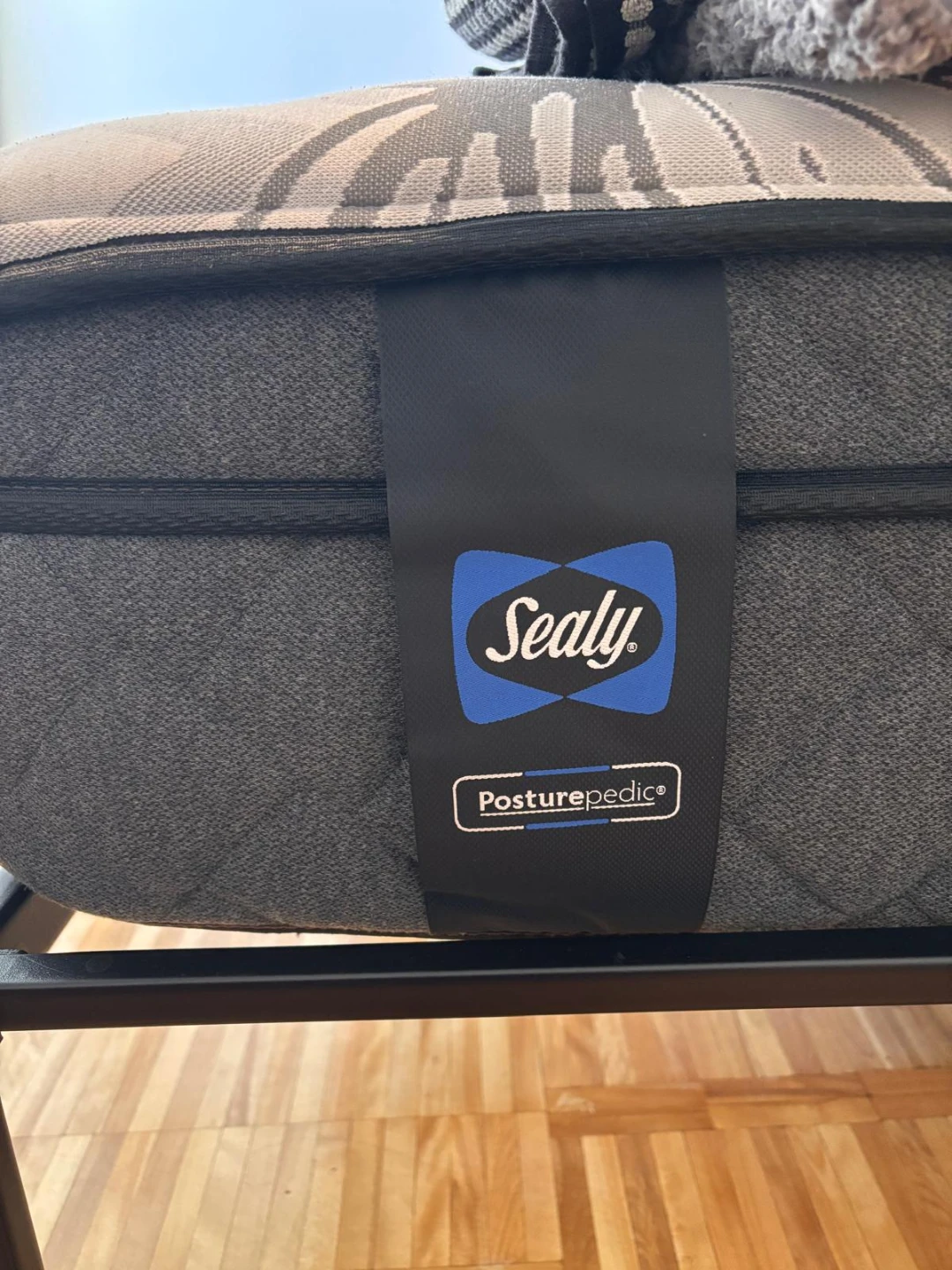 Sealy Posturepedic Mattress - photo 3