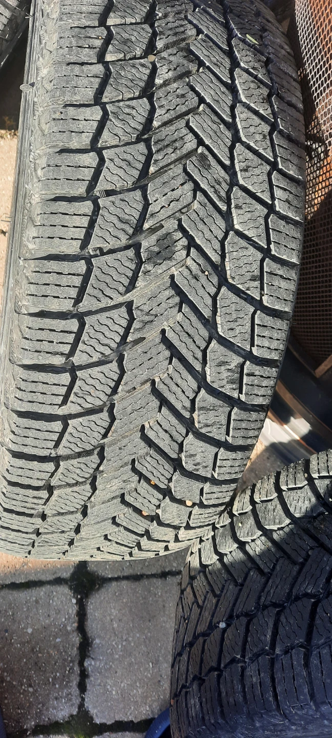 Set of 4 Michelin 205/55 R17 Tires - photo 4