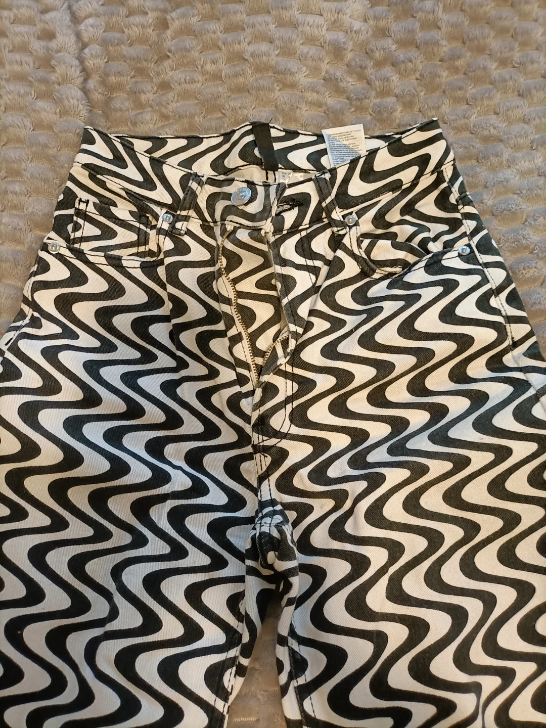 H&M Wavy Print Jeans Black and White - photo 2