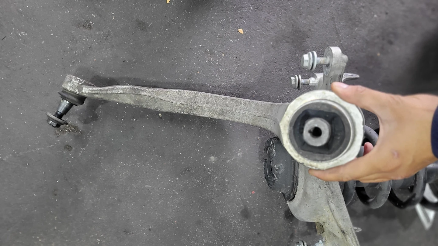 Audi Q5 Suspension Strut and Control Arm - photo 5