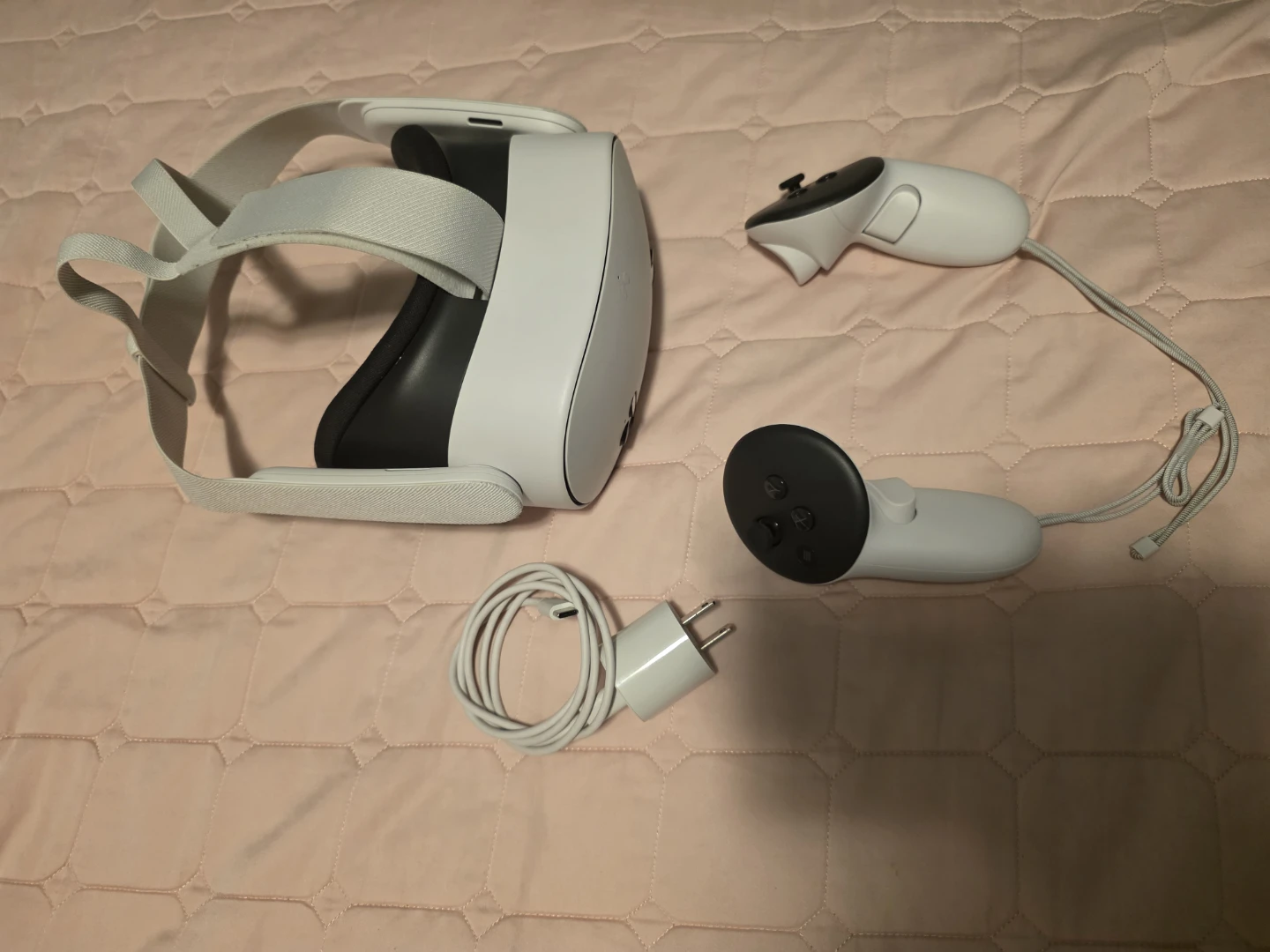 Meta Quest 3S 128 VR Headset and Controllers - photo 2