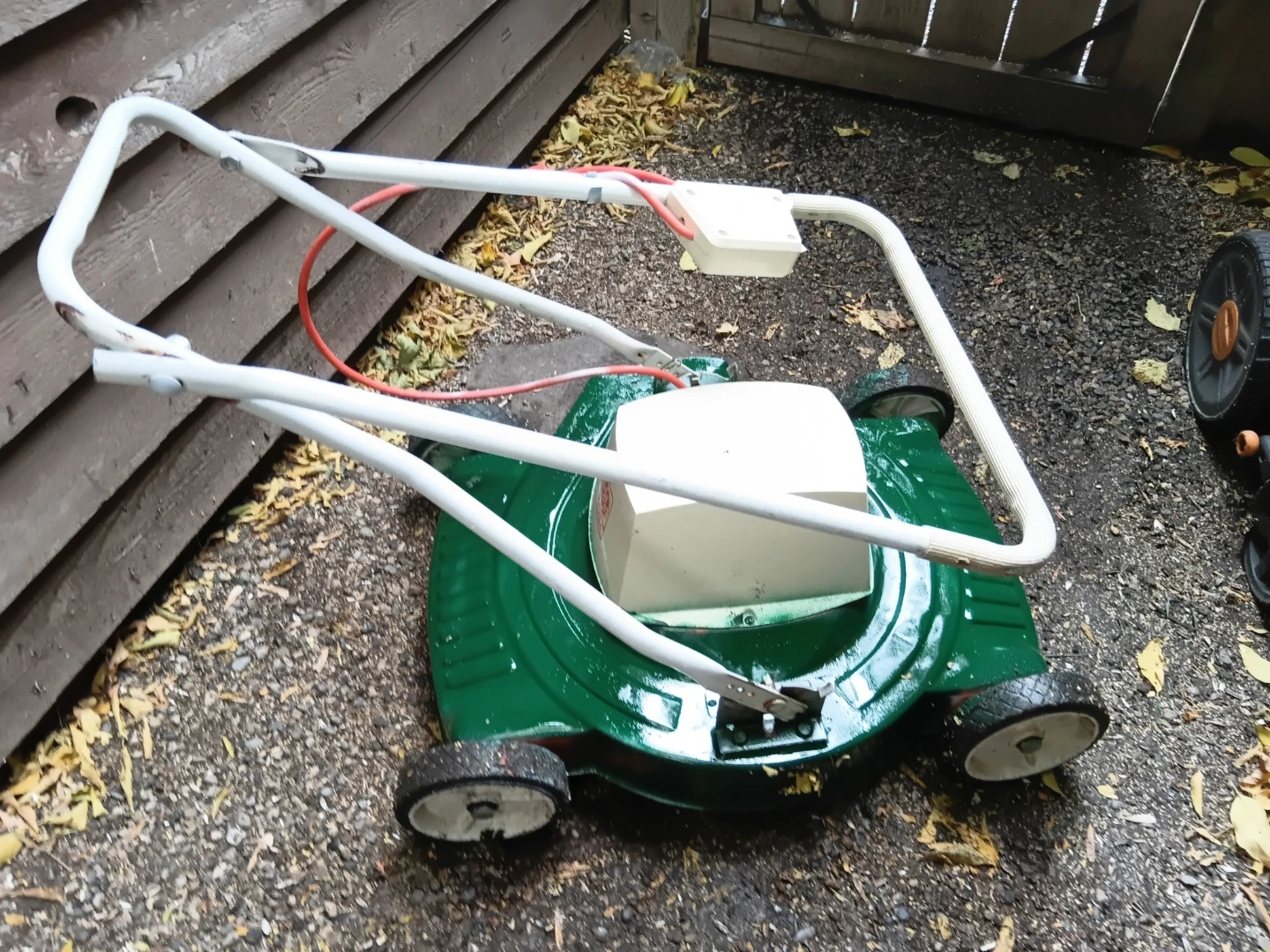 GE Compact 18" Electric Lawnmower - photo 5