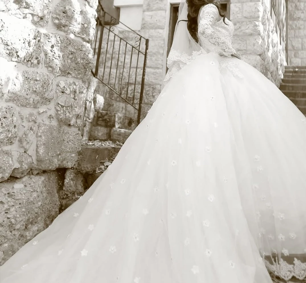 White Wedding Ball Gown with Lace - photo 5