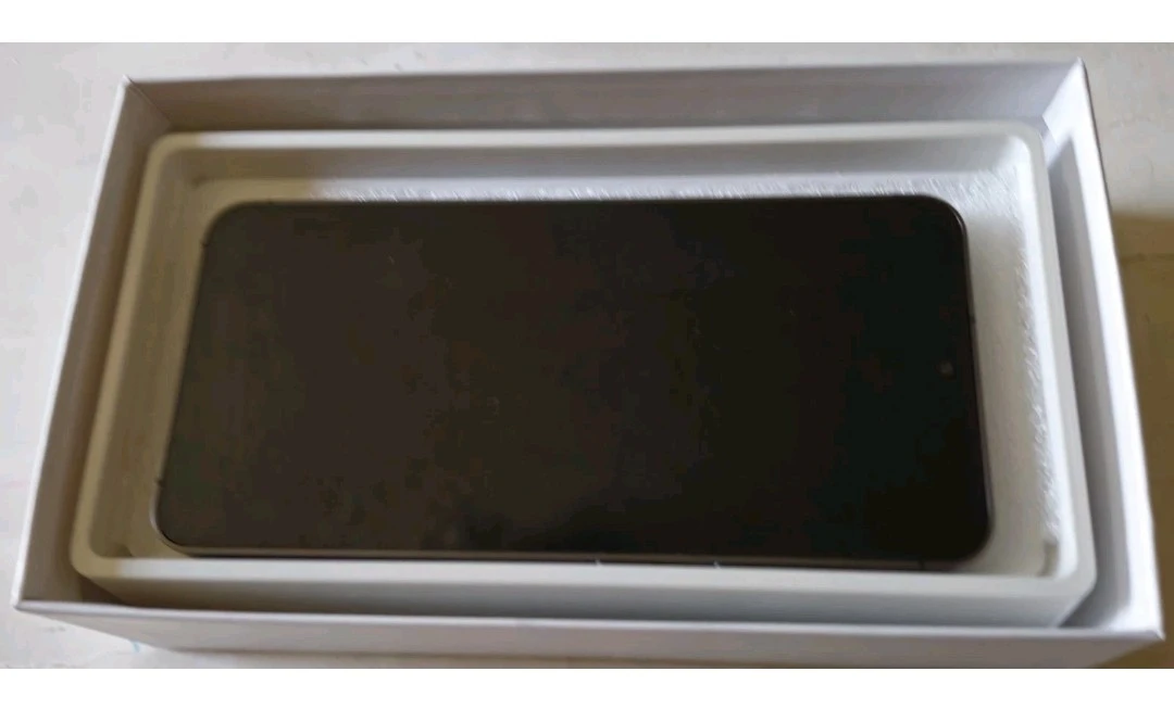 Samsung Galaxy S24 FE Smartphone new in box - photo 3