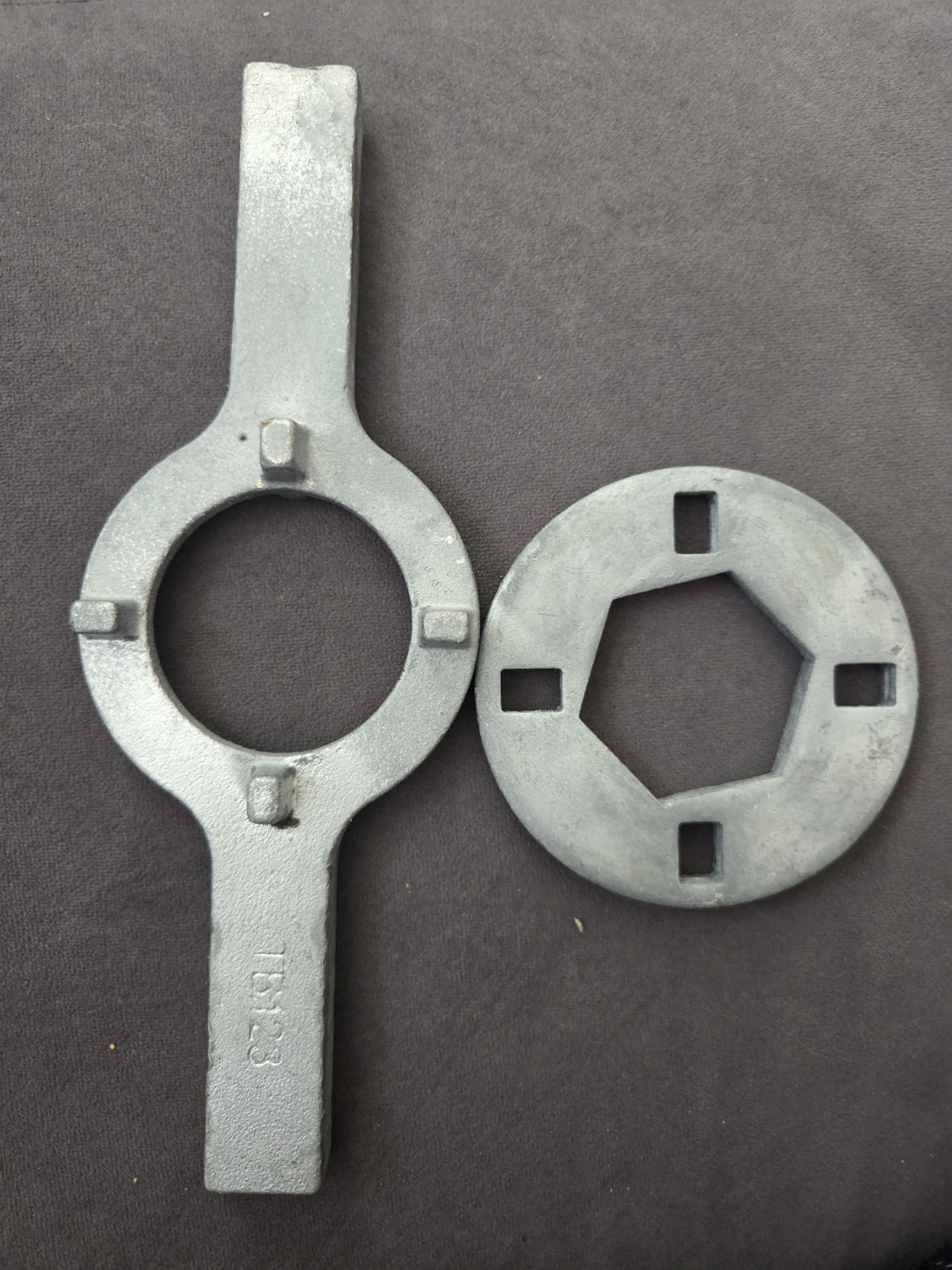 Metal washer spanner wrench