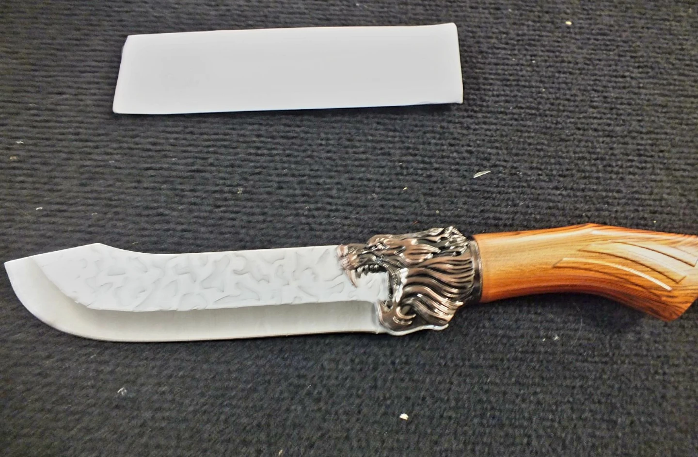 Lion Head Handle Knife