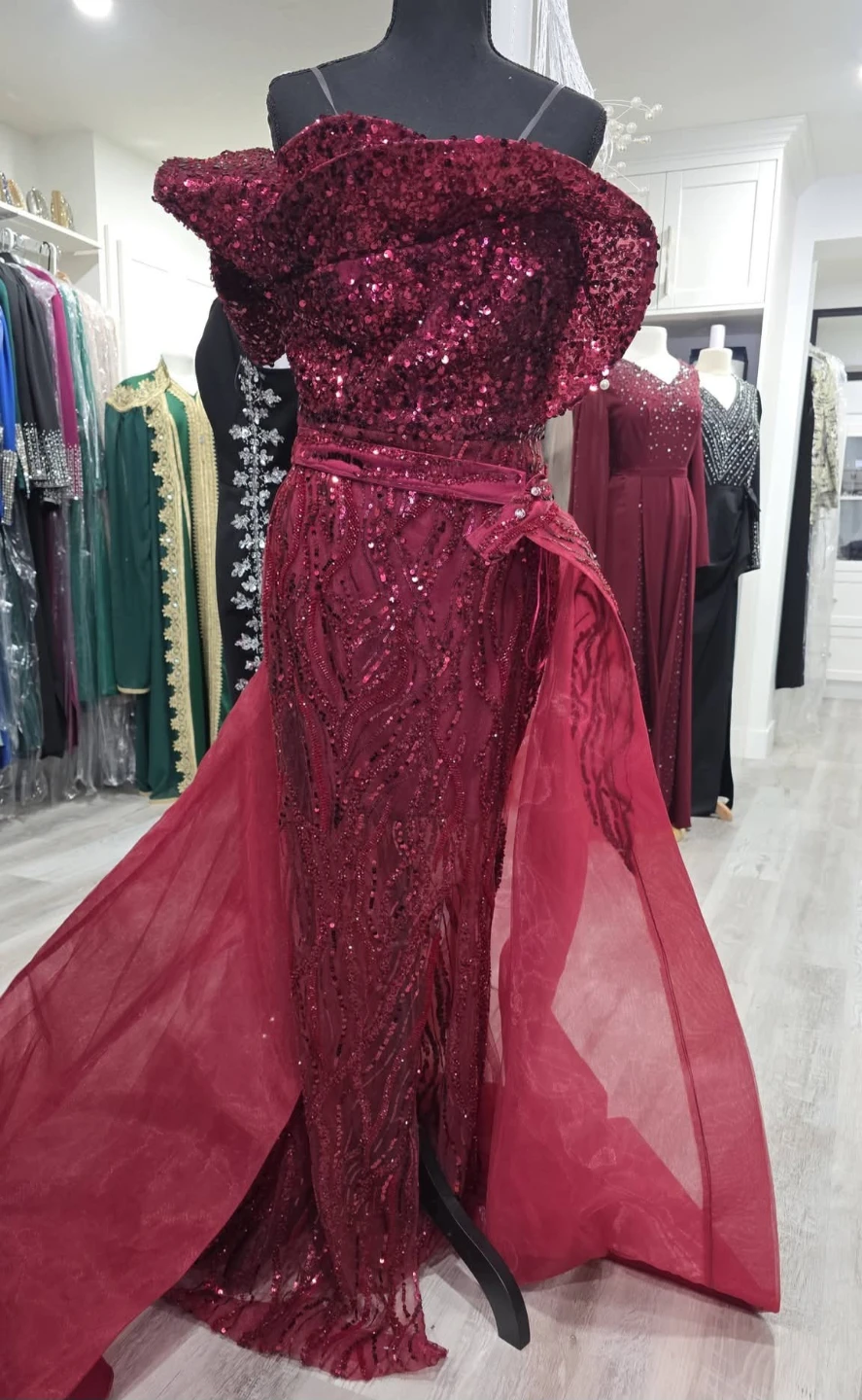 Elegant Sequin Evening Gown with Detachable Train