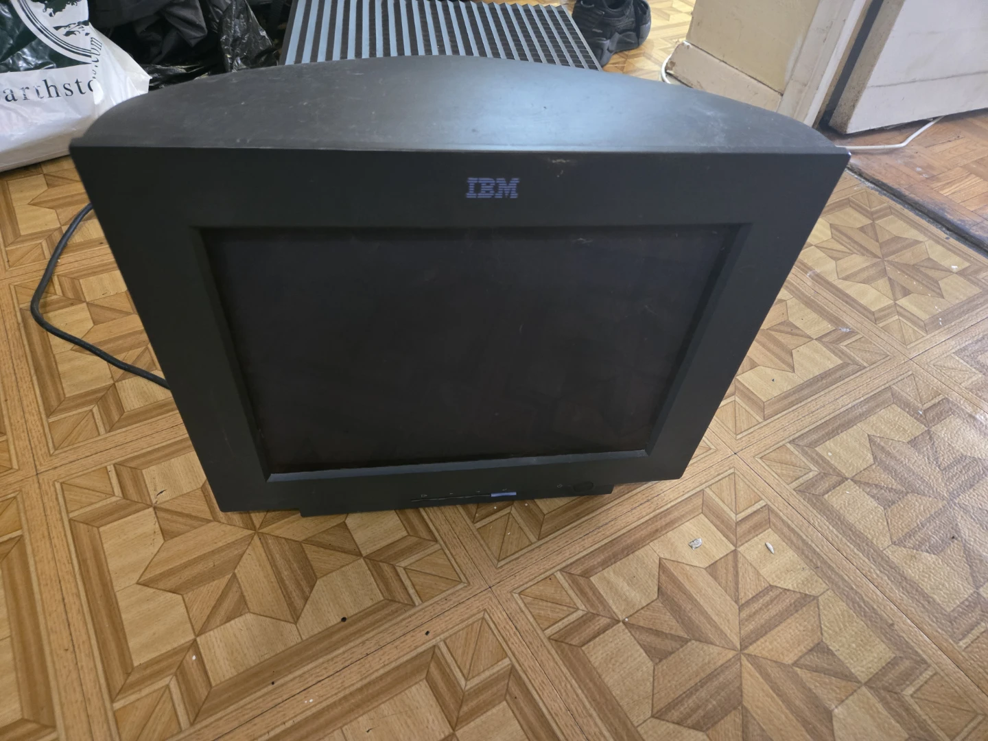 Vintage IBM CRT Monitor - photo 2