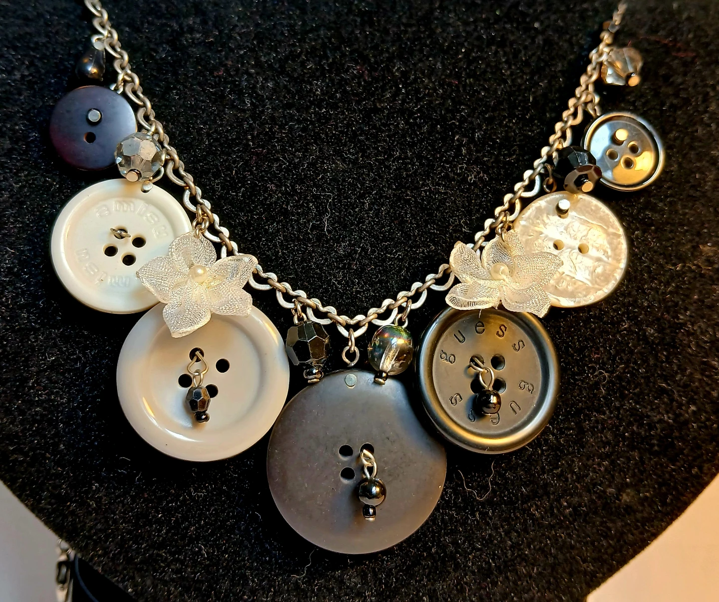 Button statement necklace - photo 4