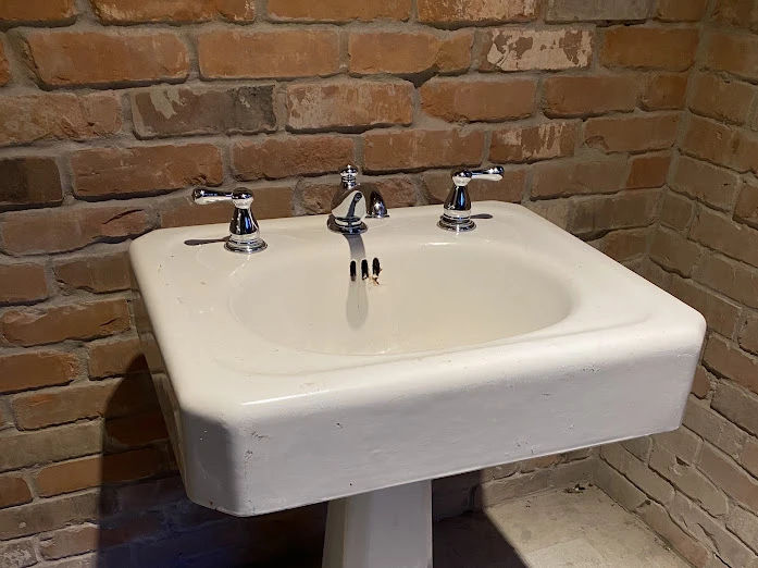 Original cast iron Edwardian pedestal Sink from 1905