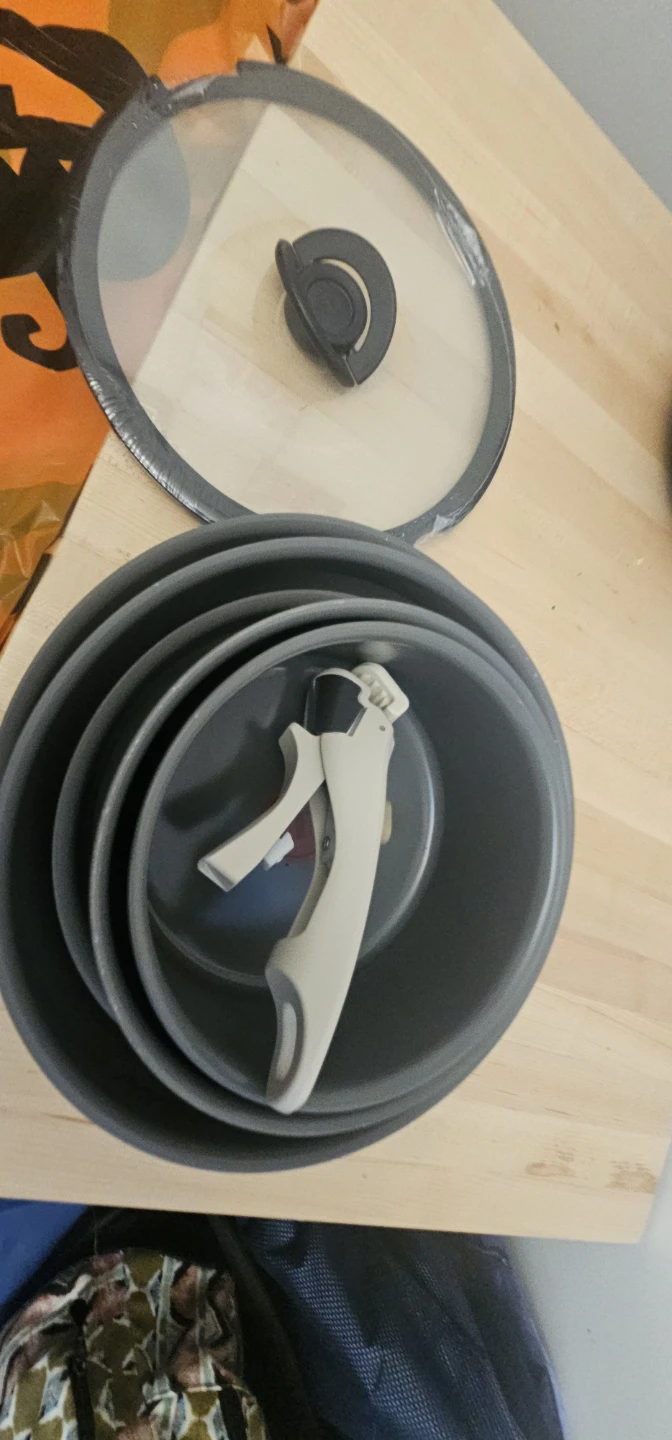 Handles pots