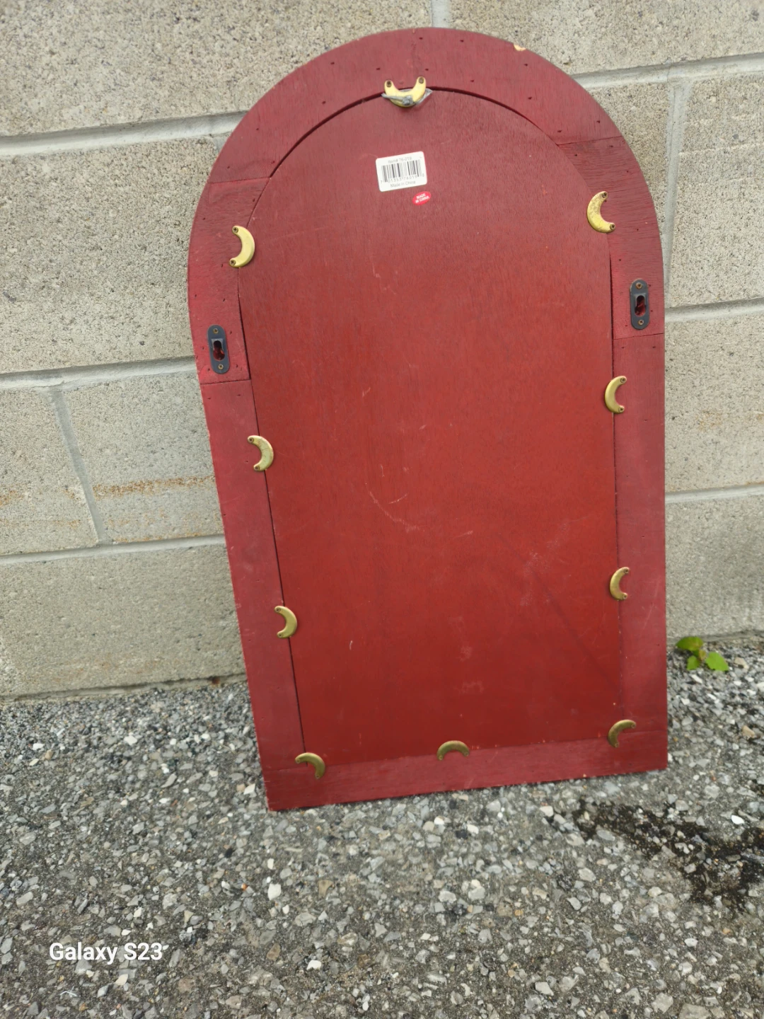 Red arch wall mirror with shutters - photo 3