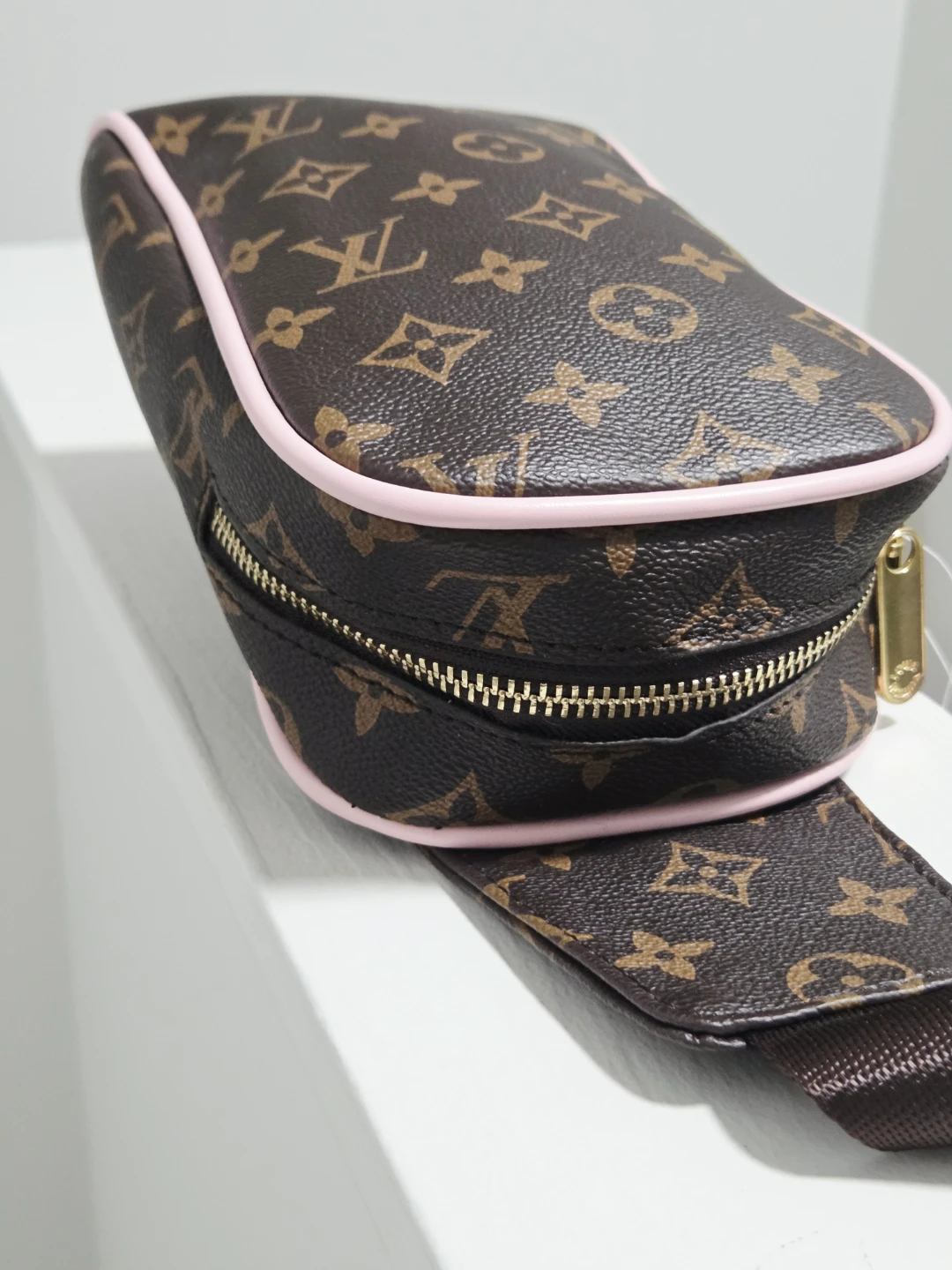 Louis Vuitton Monogram Sling Bag - photo 4