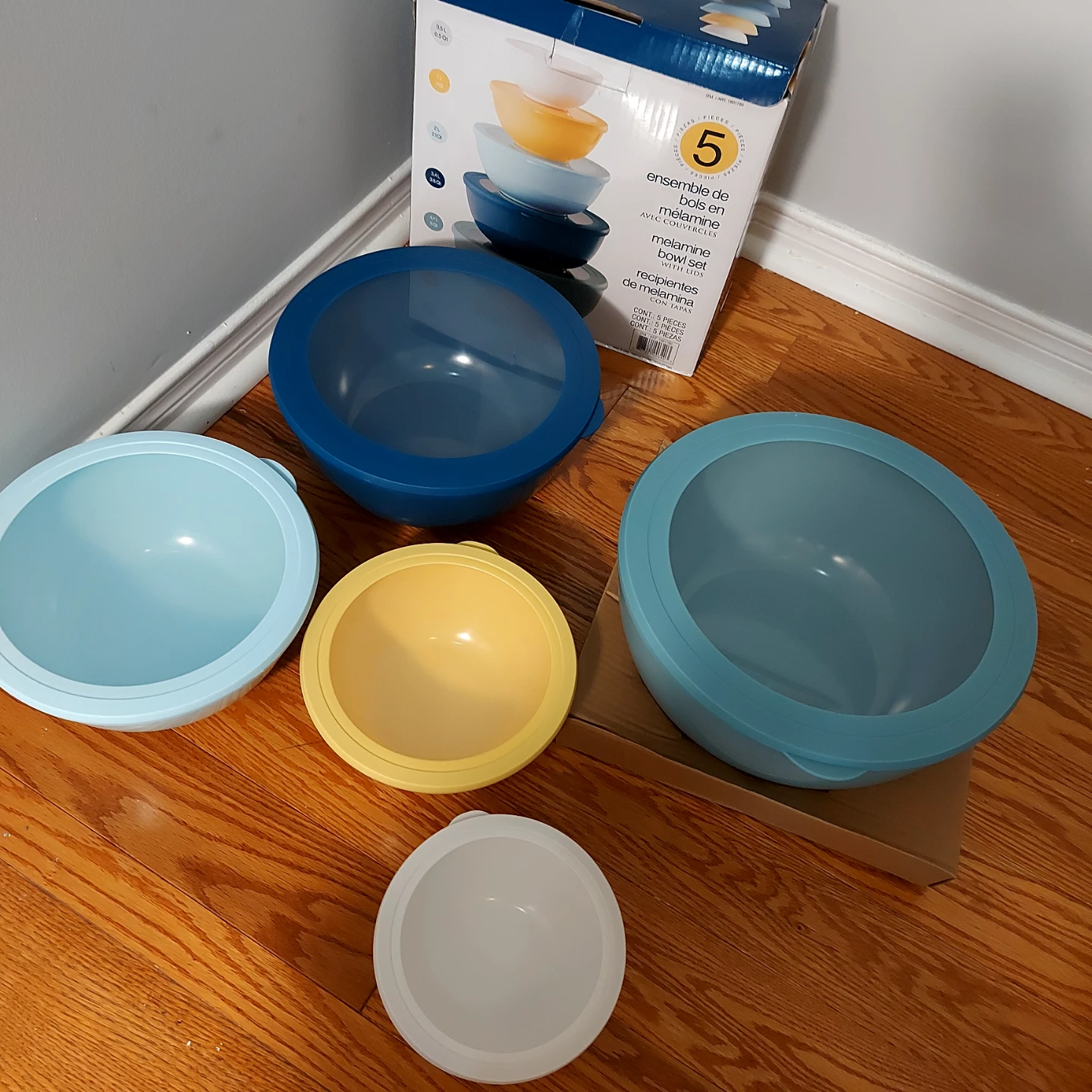 5-Piece Melamine Bowl Set with Lids - photo 5