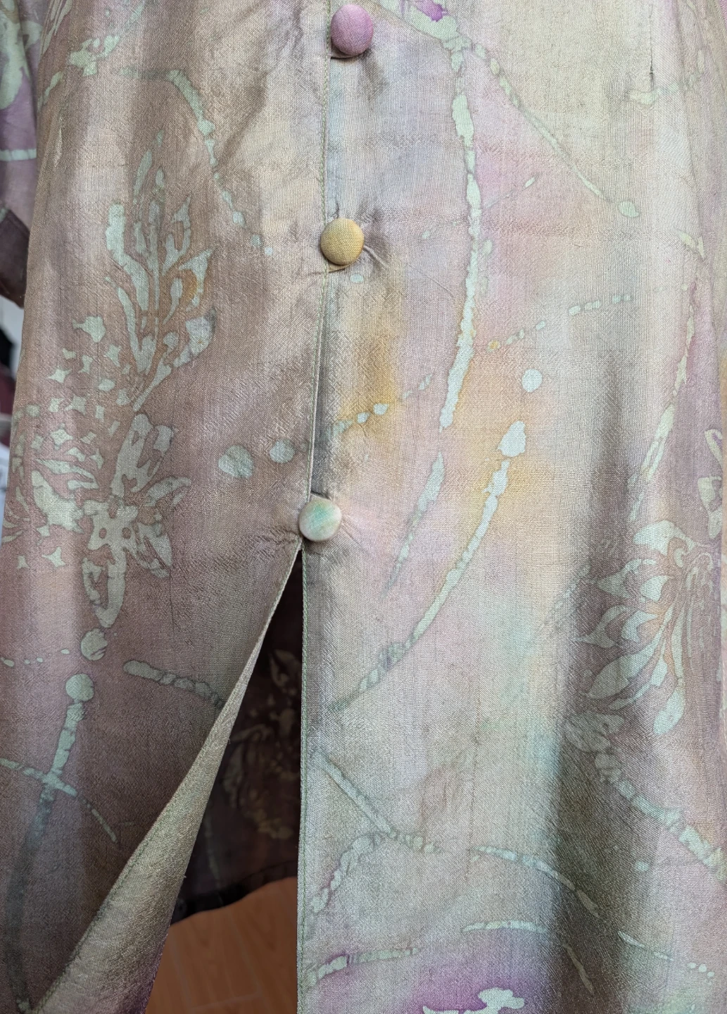 Hand painted raw silk floral pattern  button-up tunic - photo 5