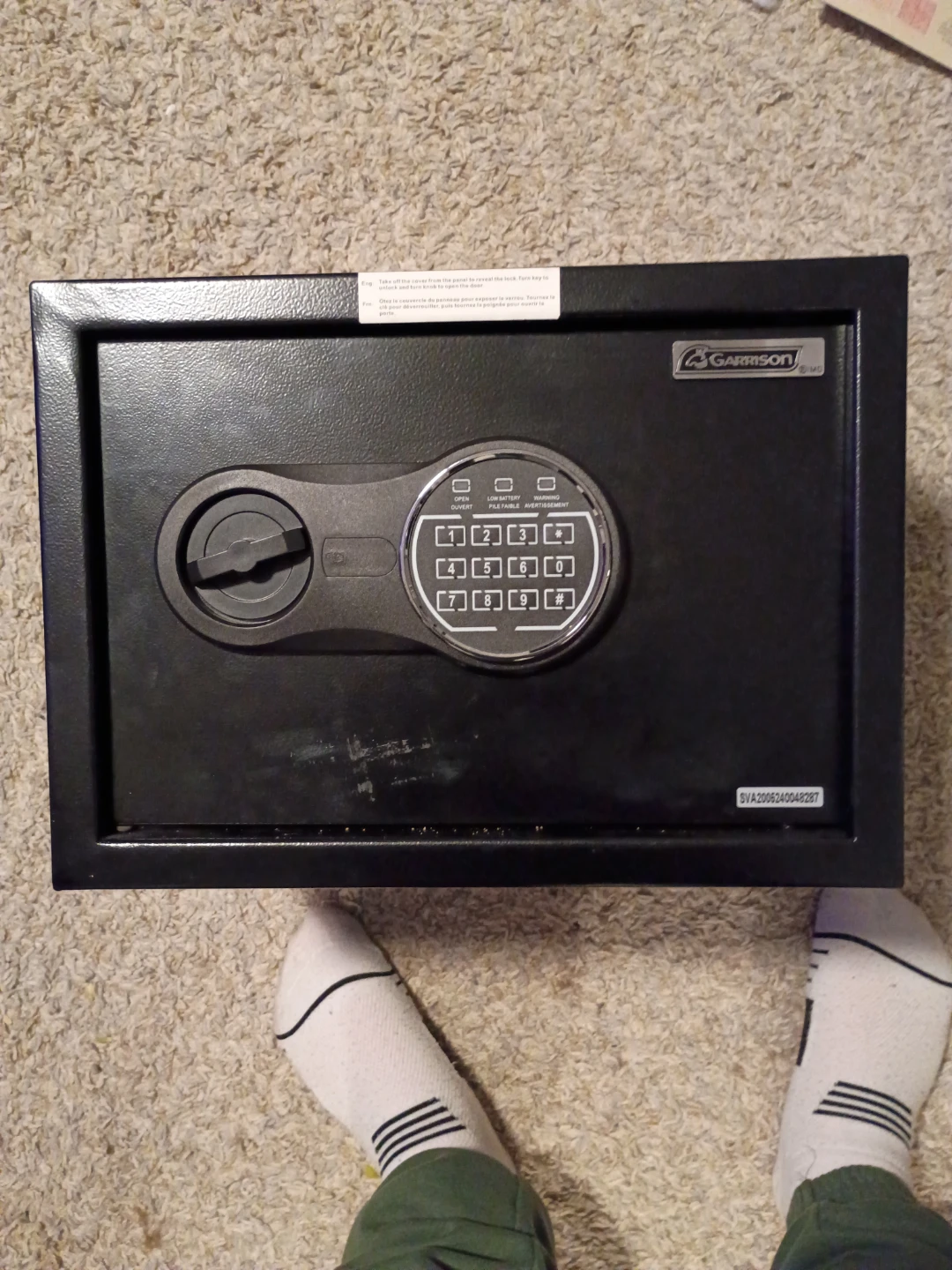 Safe w bolts , manual and a key