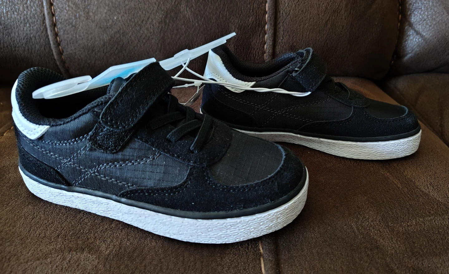 New Sz 10 Children's Place Black Sneakers Size 10 - photo 2