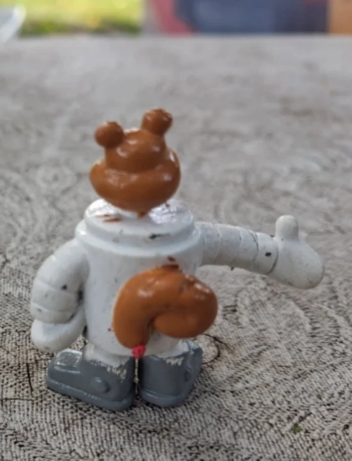 Sandy Cheeks SpongeBob Figure - photo 2