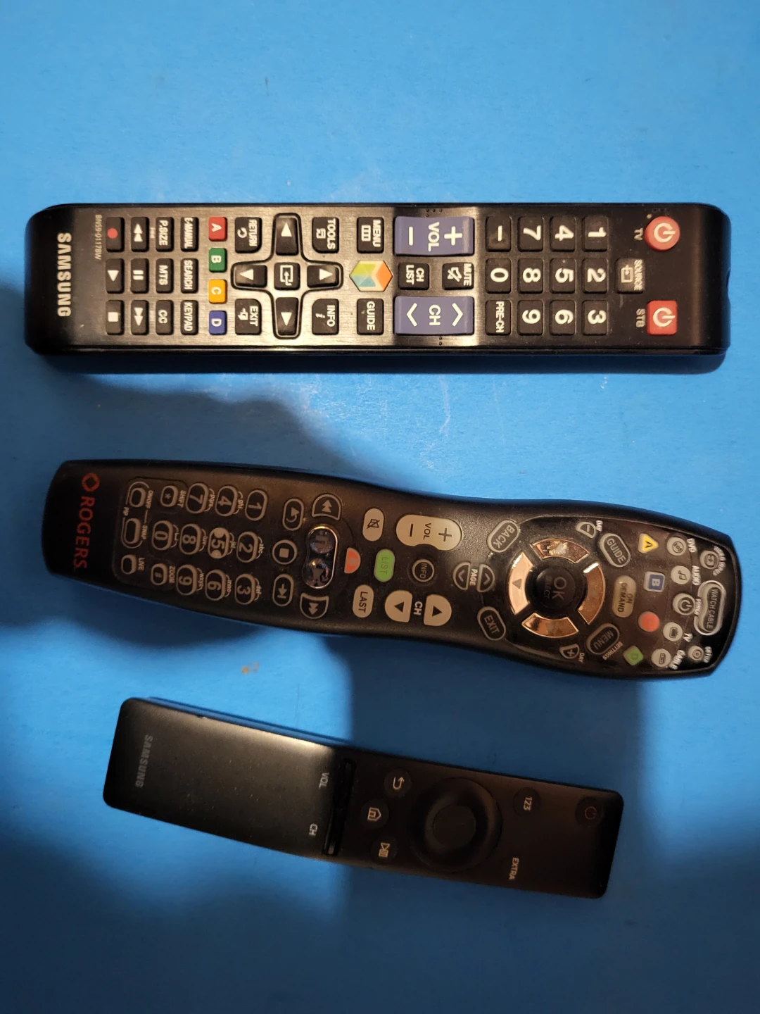 Set of 3 TV Remote Controls - photo 2