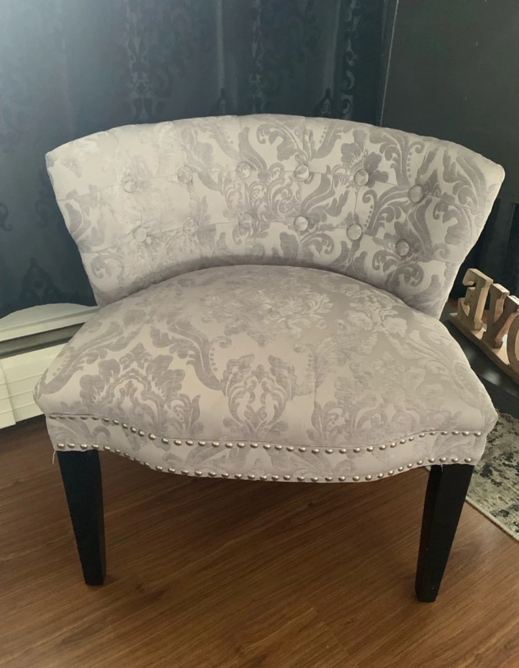Damask Pattern Tufted Accent Chair