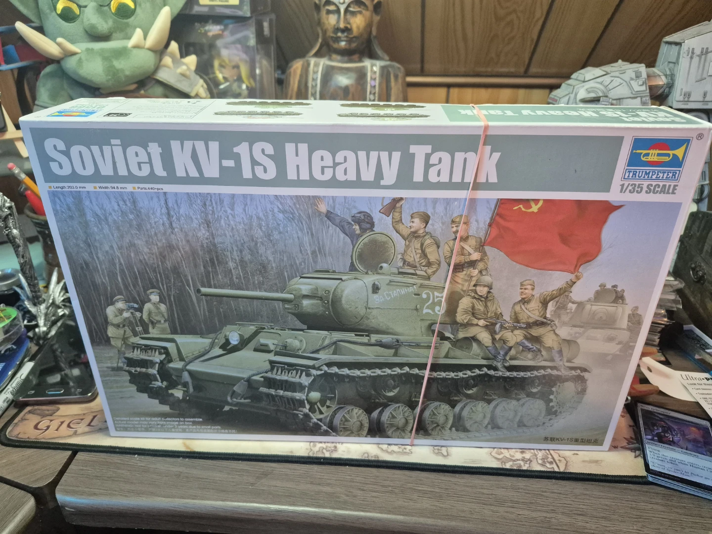 Trumpeter 1/35 Soviet KV-1S Heavy Tank Model Kit