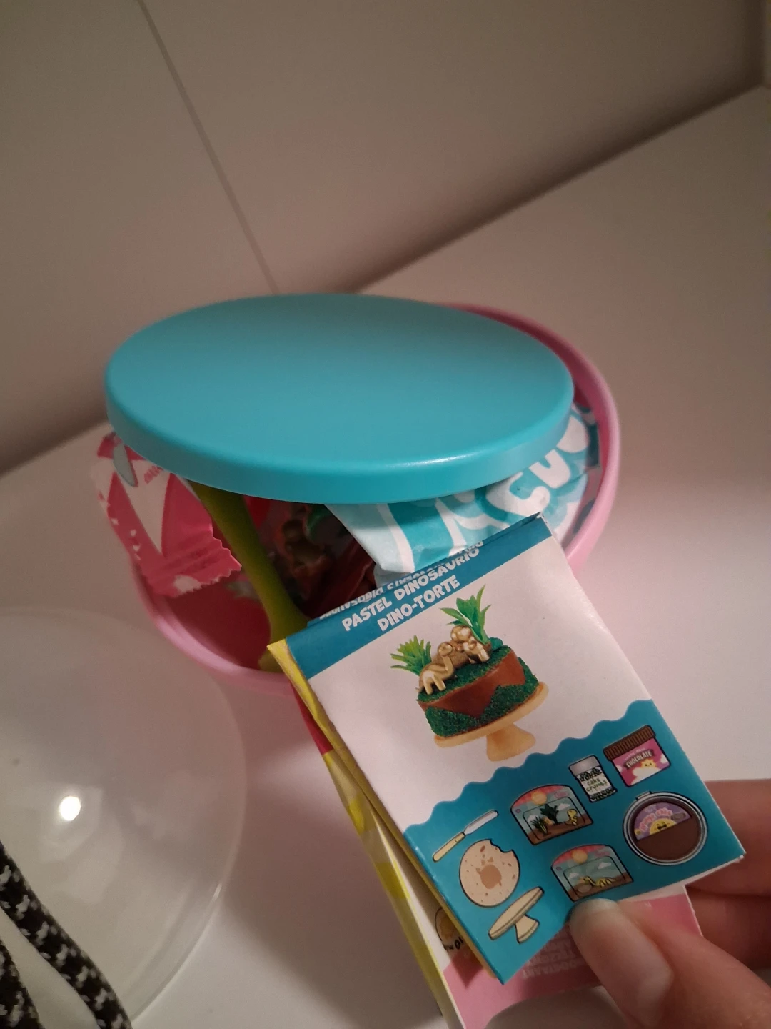 Miniverse Make It Mini Food Dino cake