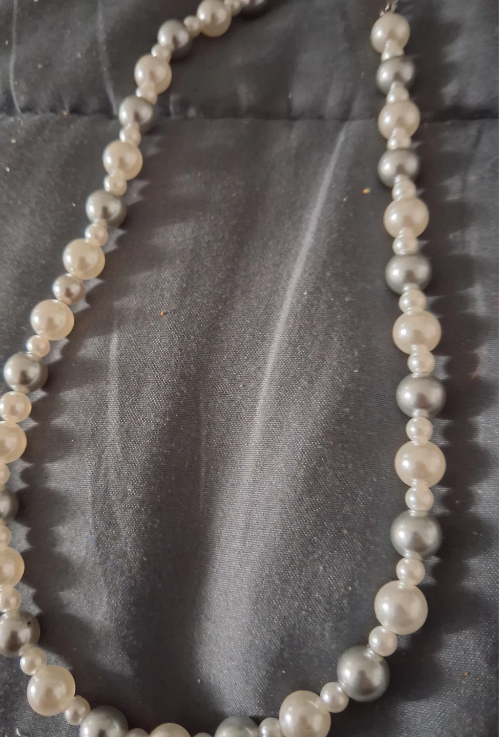 Jewellery Bundle: Pearl Necklace and Two Bracelets - photo 2