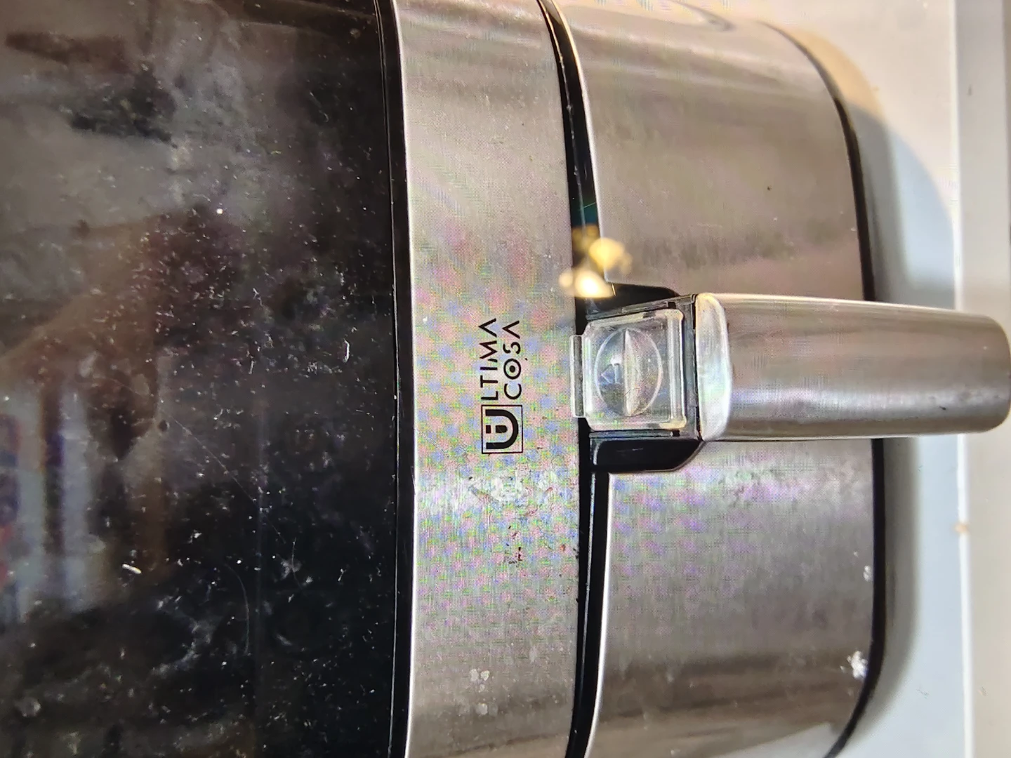 Ultima Cosa Air Fryer  and aluminum foil - photo 2