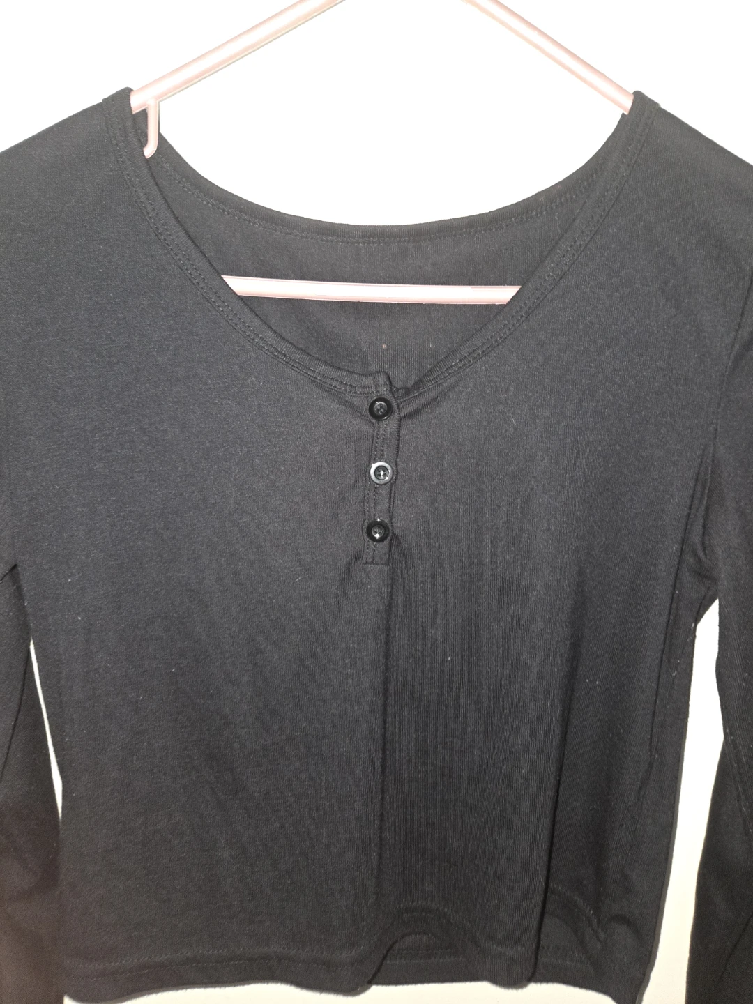 Dazy Long-Sleeved V-Top in a Ladies XL - photo 2