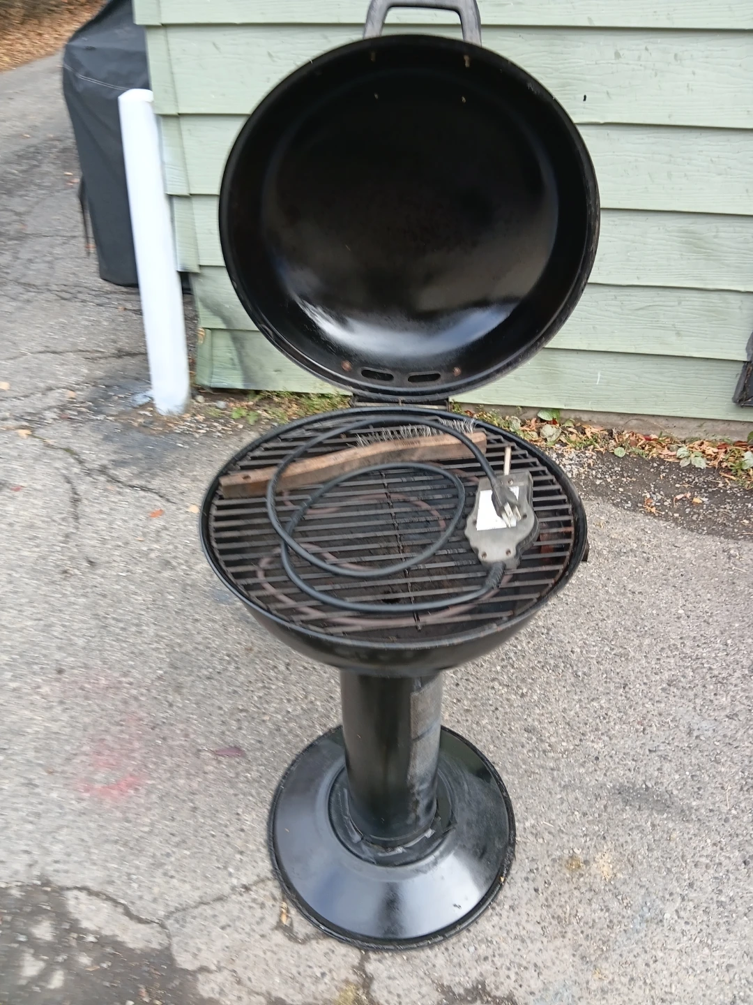 Charbusters Bar-B-Chef Electric Grill - photo 2