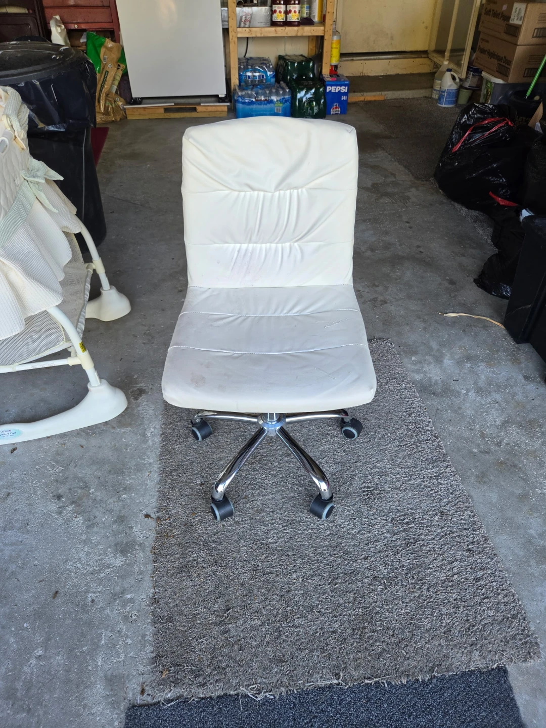 White Adjustable Rolling Office Chair – Chrome Base