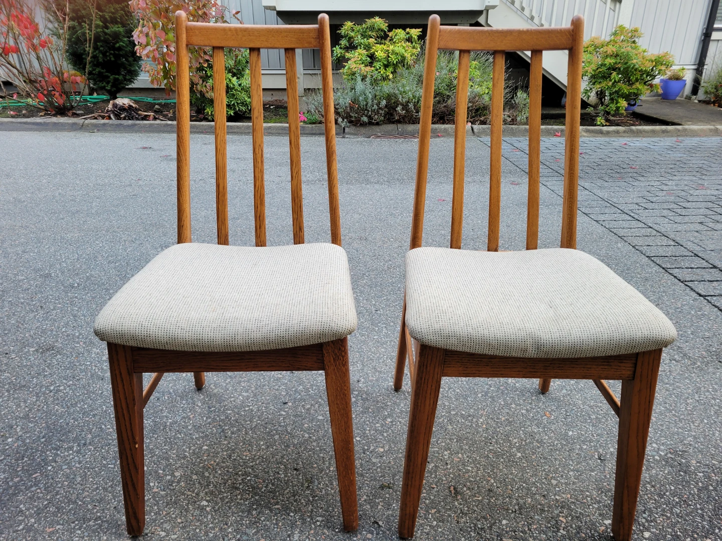 Vintage Mid-Century Modern Oak Dining Chairs - Pair - photo 2